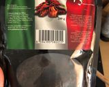Foto del paso 3 de la receta: Medallones de merluza en salsa cremosa de tomate seco, setas y albahaca