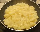 Foto del paso 3 de la receta: Patatas fritas con crema de queso gouda