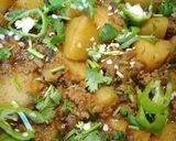 A picture of step 6 of Aloo qeema.