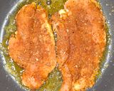 Foto langkah ke 2 dari resep Creamy Chicken Spinach.