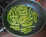 Foto del paso 14 de la receta: Estofado de cerdo a la jardinera con puré de papas y judías verdes salteadas