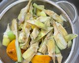 A picture of step 1 of Fried Artichokes with Eggs and Iberian Ham.