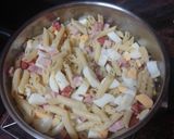 Foto del paso 2 de la receta: Penne (pasta) con sacramentos y huevo duro