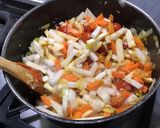 Une image de l'étape 14 de Soupe de navets, carottes, poireau et tomates aux épices tajine.