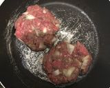 Foto langkah ke 5 dari resep Home Made Beef Patty for Burger.
