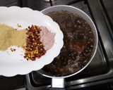 A picture of step 4 of Dates and tamarind chutney.