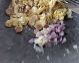 Foto langkah ke 2 dari resep Sosis & Telur Masak Kecap.