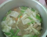 Foto langkah ke 5 dari resep Sayur Sop Bening Sosis.