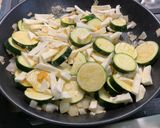 Une image de l'étape 11 de Riz à l'agneau, courgettes et panais.