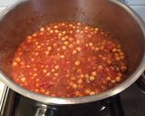 A picture of step 3 of Chickpea and spinach curry.