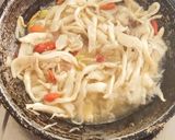 Foto langkah ke 4 dari resep Tumis jamur.