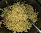 Foto langkah ke 7 dari resep Mi goreng ndeso ala hajatan / mi goreng legend.