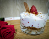 Foto del paso 4 de la receta: Postre de yogur y fresas con speculoos