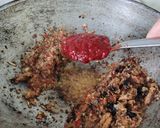 Gambar langkah 6 resipi Nasi goreng ikan sardin.