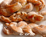 Foto del paso 2 de la receta: Solomillo de pavo trenzado en salsa de tomate