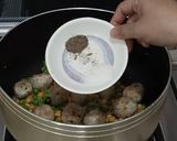 A picture of step 4 of Chicken Meat Balls Soup.