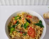 Foto langkah ke 3 dari resep Mie nyemek Indomie goreng.