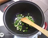 Mentás-spenótos zöldborsófőzelék rántott párizsival recept fázis 1 fotója