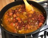 Une image de l'étape 10 de Haricots azuki aux tomates roses, coriandre et punjabi pachranga.