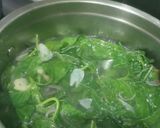 Foto langkah ke 3 dari resep Sayur Bening Bayam Lengkuas.