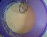 Foto langkah ke 3 dari resep Bolu no mixer,simple.