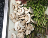 Foto del paso 1 de la receta: 99. Salteado de espárragos con champiñones (principal verdura)