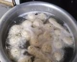 A picture of step 2 of Koftay ka salan.