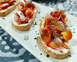 Foto del paso 5 de la receta Montadito de salazones con queso finas hierbas