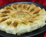 A picture of step 8 of Pavbhaji sunflower bread.