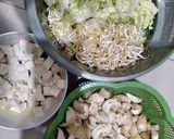 Foto langkah ke 1 dari resep Tumis jamur merang tahu.