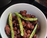 A picture of step 3 of Chilli soya.