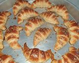 صورة لخطوة 3 من وصفة كرواسون مالحين محشيين🥐