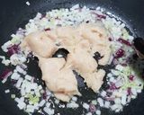صورة لخطوة 1 من وصفة بوراك بالبشاميل وصدر الدجاج في الفرن صحي ولذيذ 🍗😋