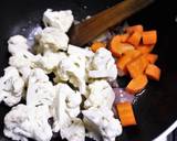 Creamy Cauliflower & Carrot Chowder recipe step 2 photo