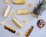 Foto del paso 2 de la receta Agua Detox de Piña con un toque de Menta