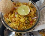 A picture of step 4 of Sookhi bhel.