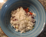 Foto del paso 1 de la receta: Salsa criolla - criollita