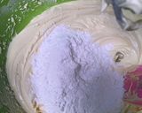 Foto langkah ke 5 dari resep Basic Cake with Strawberry Butter Cream.