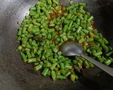 A picture of step 4 of Beans Thoran.