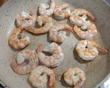 Foto del paso 5 de la receta: Langostinos en su caldo y paprika