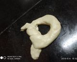 A picture of step 4 of Koulouri.