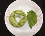 A picture of step 4 of Sushi Donut.