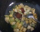 A picture of step 2 of Apple Kiwi Cinnamon Pie.