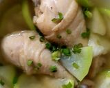 รูปขั้นตอนการทำที่ 2 ของ "แกงจืดน้ำเต้าน่องไก่"🍐🍗🥣 Bottle Gourd &Chicken Legs Soup