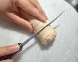 A picture of step 4 of Stuffed Bread lollipops.
