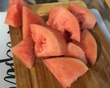 Une image de l'étape 2 de Salade de pastèque, poires, melon et pêches de vigne.