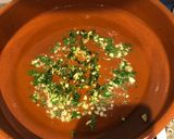 Foto del paso 5 de la receta: Rape en salsa verde de espárragos con almejas