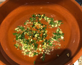 Foto del paso 5 de la receta: Rape en salsa verde de espárragos con almejas