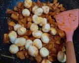 Foto langkah ke 4 dari resep Sambal Goreng Kentang Telur Puyuh.