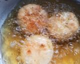 A picture of step 8 of Jodhpuri Pyaj kachori.